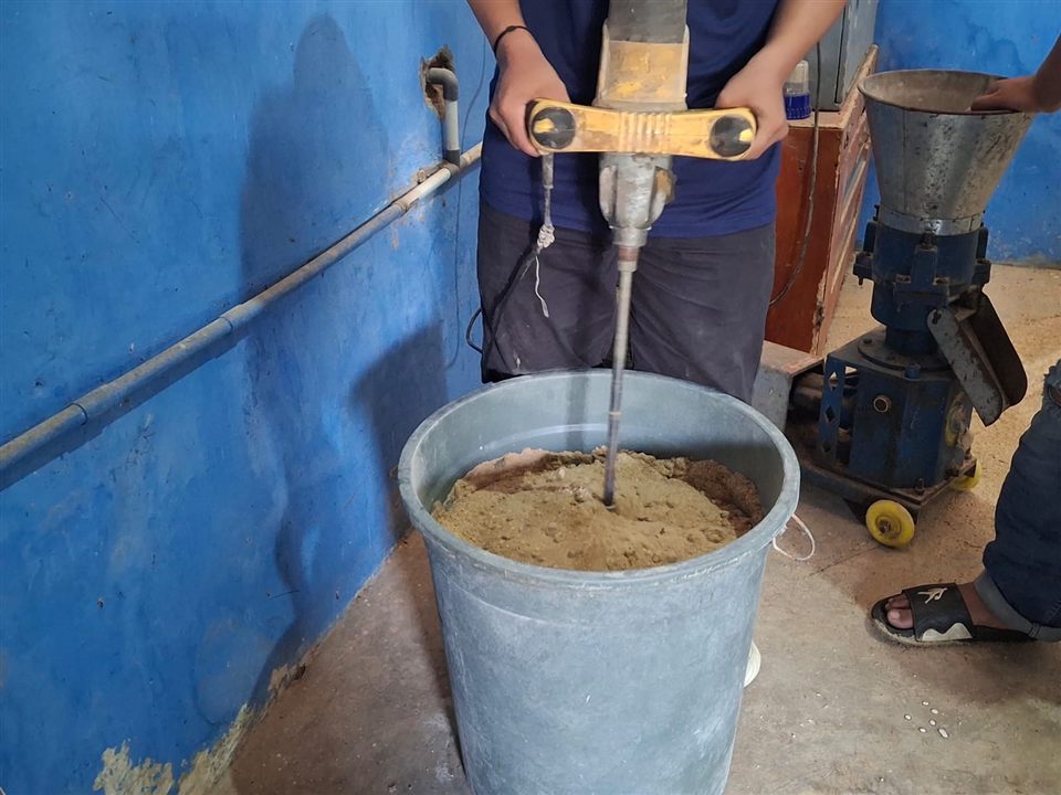 Tim Sipatuo meracik formula pakan